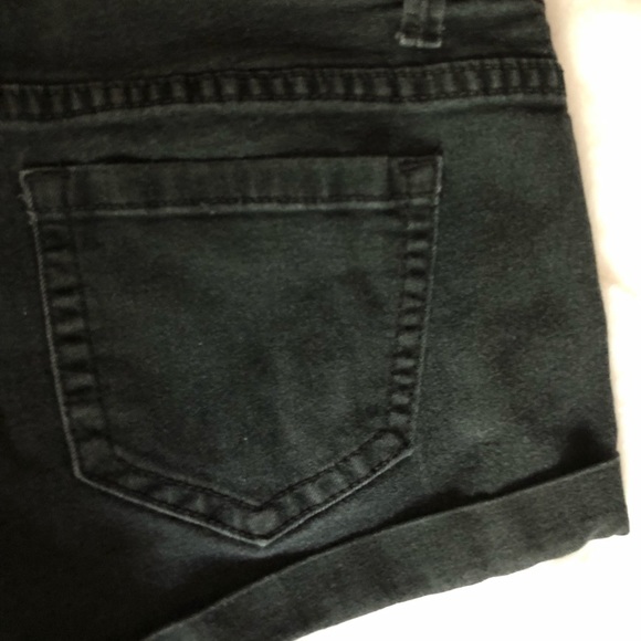 Forever 21 black shorts - Picture 7 of 7